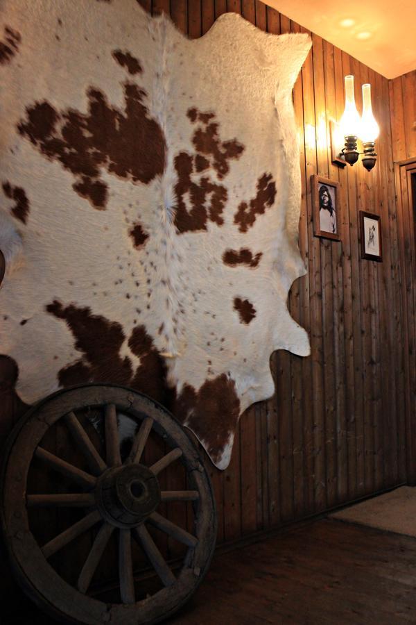 Cowboys Guest Ranch Hotel Вогера Екстериор снимка