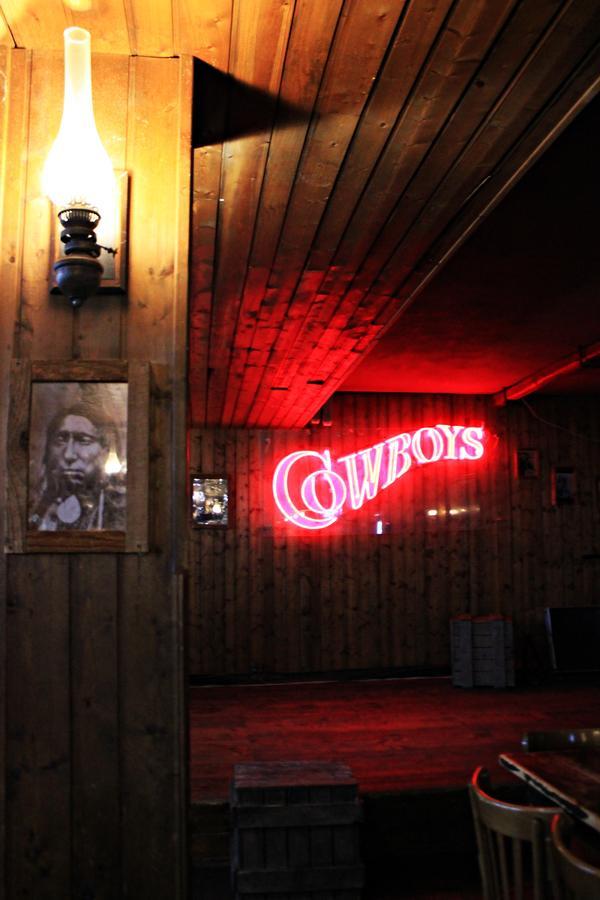 Cowboys Guest Ranch Hotel Вогера Екстериор снимка
