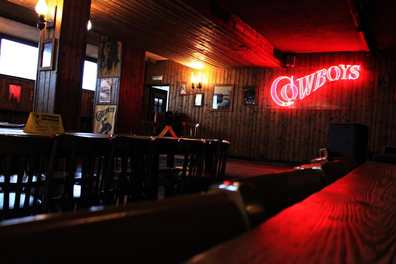 Cowboys Guest Ranch Hotel Вогера Екстериор снимка